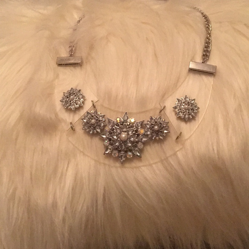 Super sparkly statement necklace